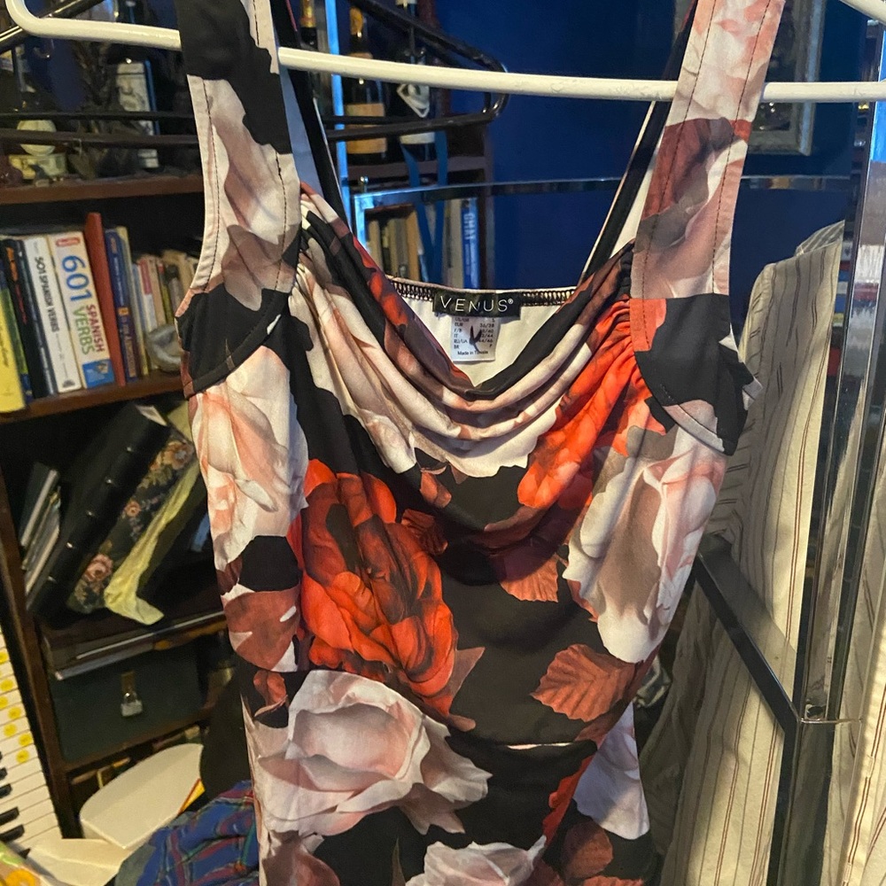 VENUS Red and Black Sleeveless Tank Top with Asymmetrical Ruched Design